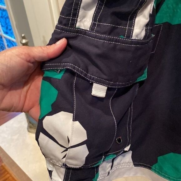 Urban Up Pipeline Swim trunks size Medium - Picture 3 of 8